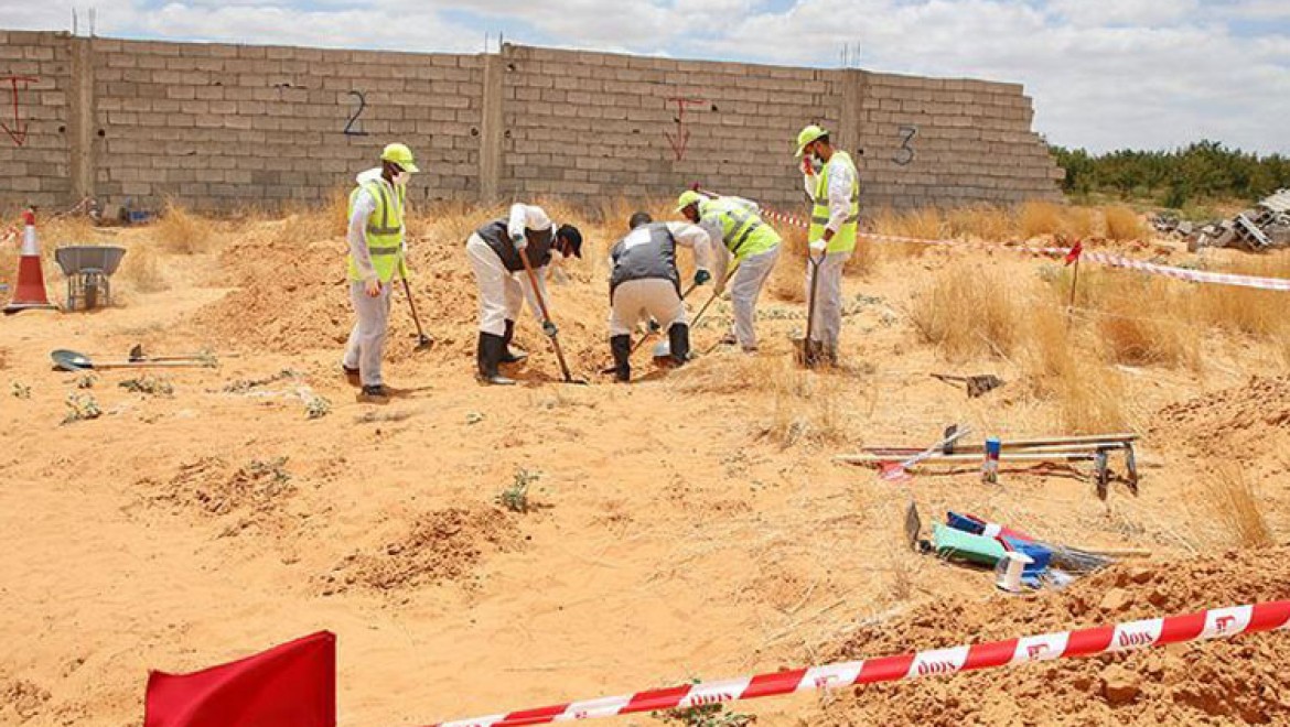 Libya'da Hafter'den kurtarılan Terhune'deki toplu mezarlardan 6 ceset daha çıkarıldı