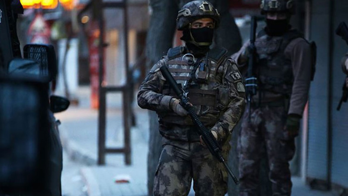 Bursa İnegöl'de terör örgütü DEAŞ üyesinin evinde üç patlayıcı düzeneği ele geçirildi