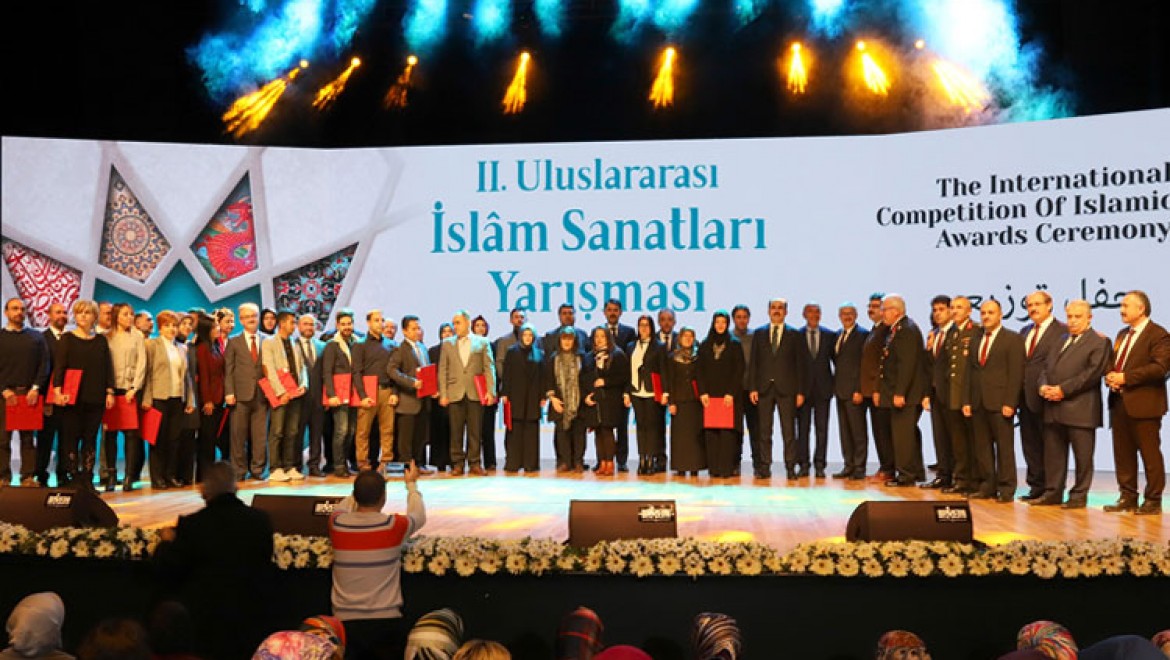 Uluslararası İslam Sanatları Yarışmasının Ödülleri Verildi