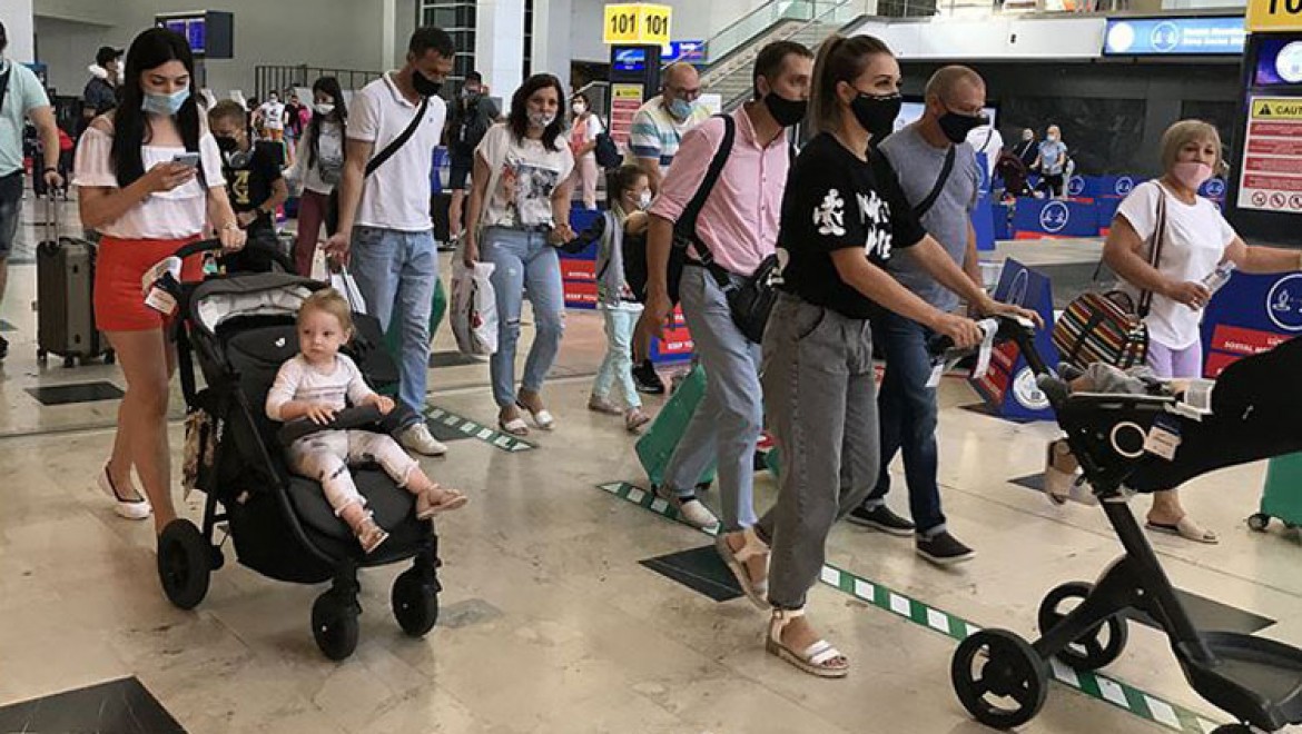 Turizmin 'gözde' havalimanlarından yaz döneminde 13,5 milyon yolcu uçtu