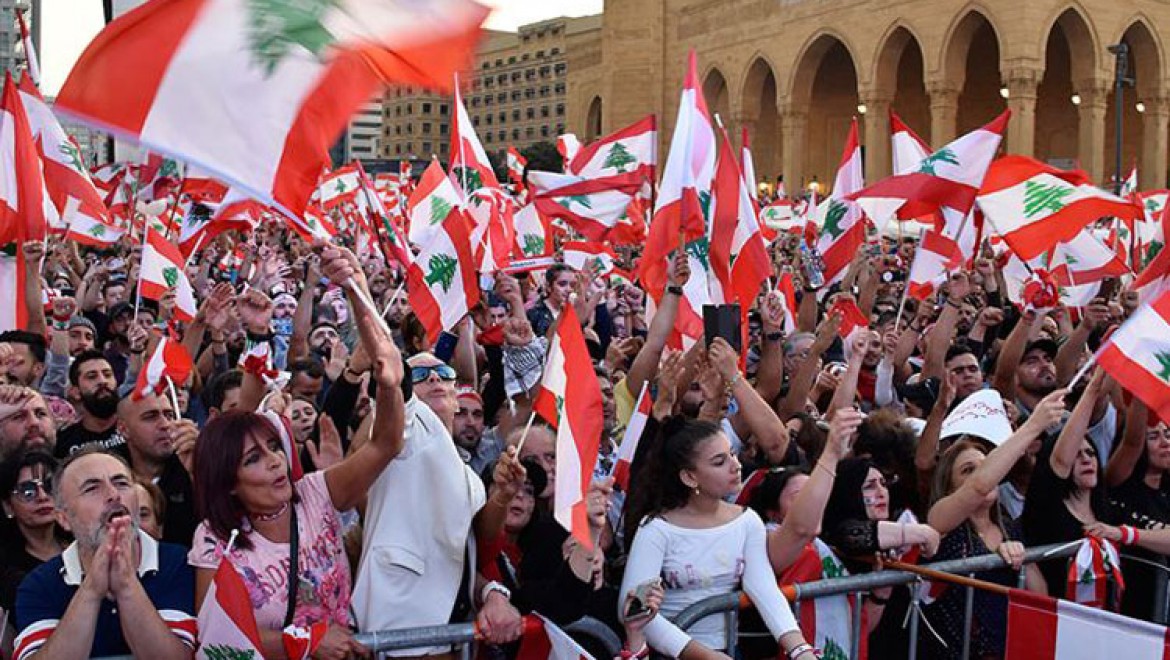 Lübnanlılar iş adamı Hatib'in 'başbakan olmaması için' yolları kapatacak
