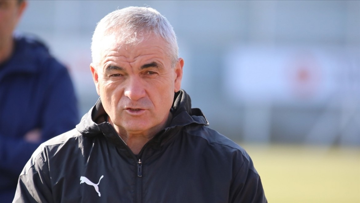 Sivasspor Teknik Direktörü Çalımbay takımına güveniyor
