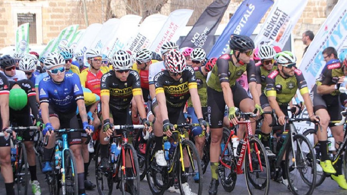 Türkiye Kış Bisiklet Yarışları serisi Aspendos'ta başladı