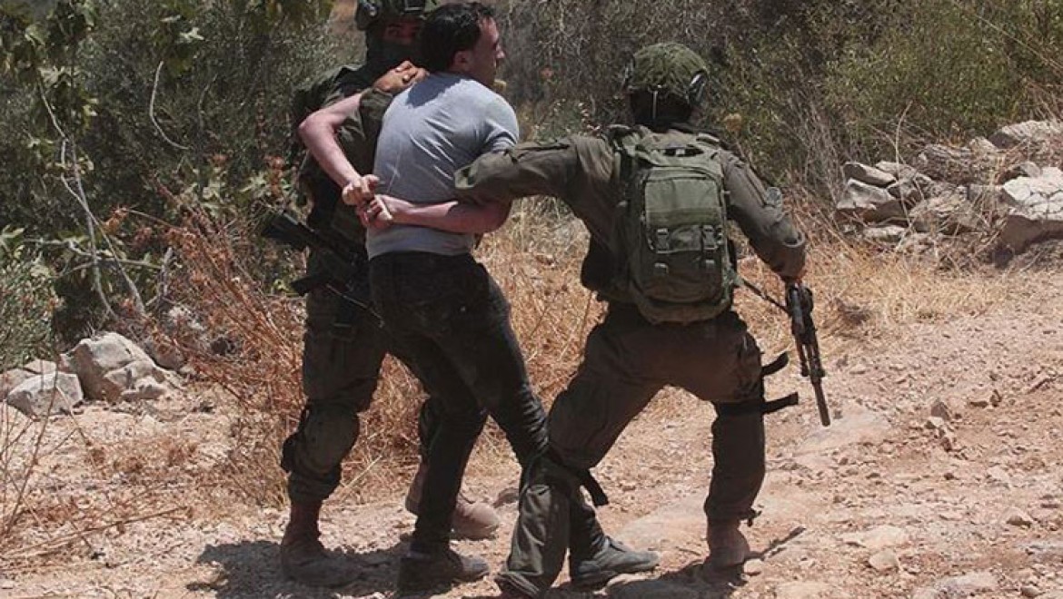 İsrail 2020'nin ilk yarısında 2 bin 330 Filistinliyi gözaltına aldı