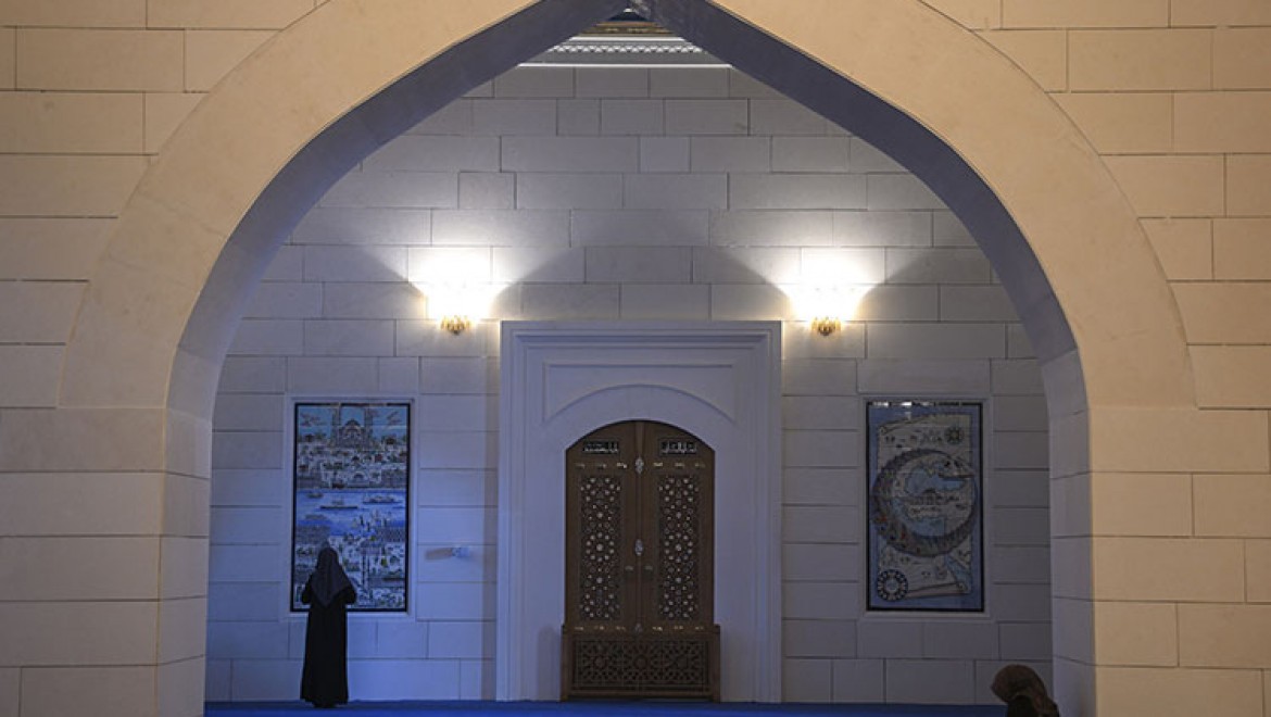 Barbaros Hayreddin Paşa Camisi, mimarisi ve sanatıyla öne çıkıyor
