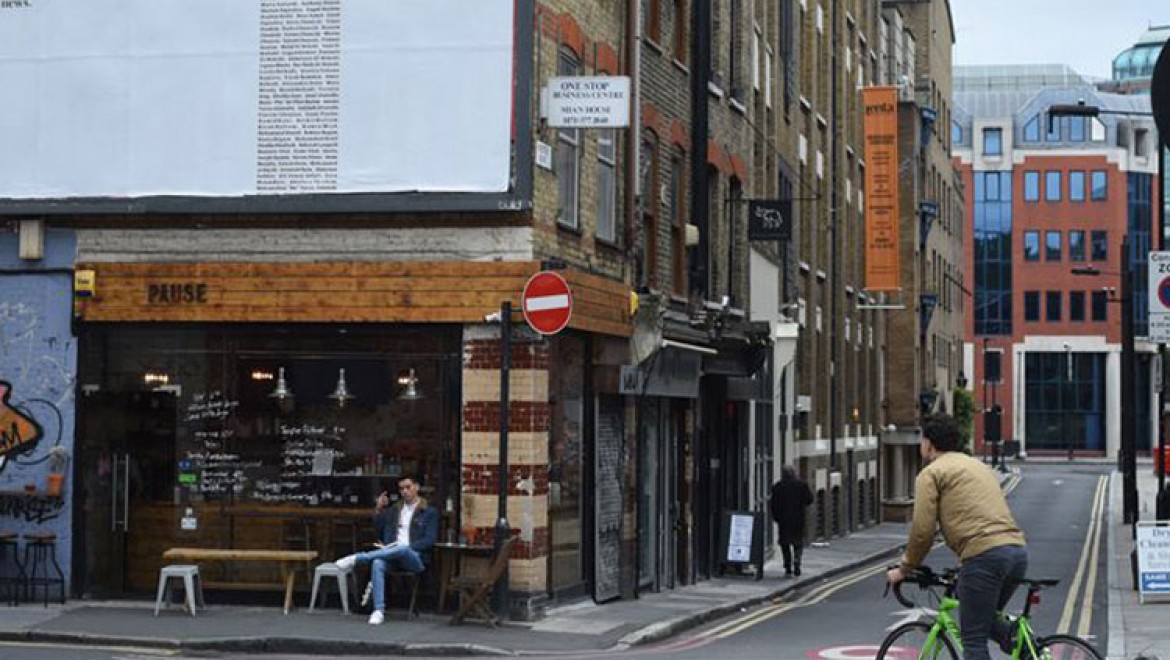 İngiltere'de yeniden açılan restoran ve barlara talep yok