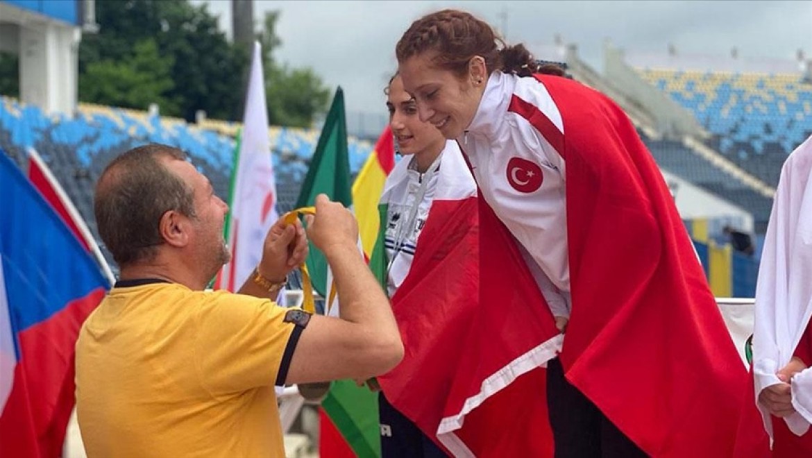 Dünya Para Atletizm Şampiyonası'nda 800 metrede Muhsine Gezer, dünya şampiyonu oldu
