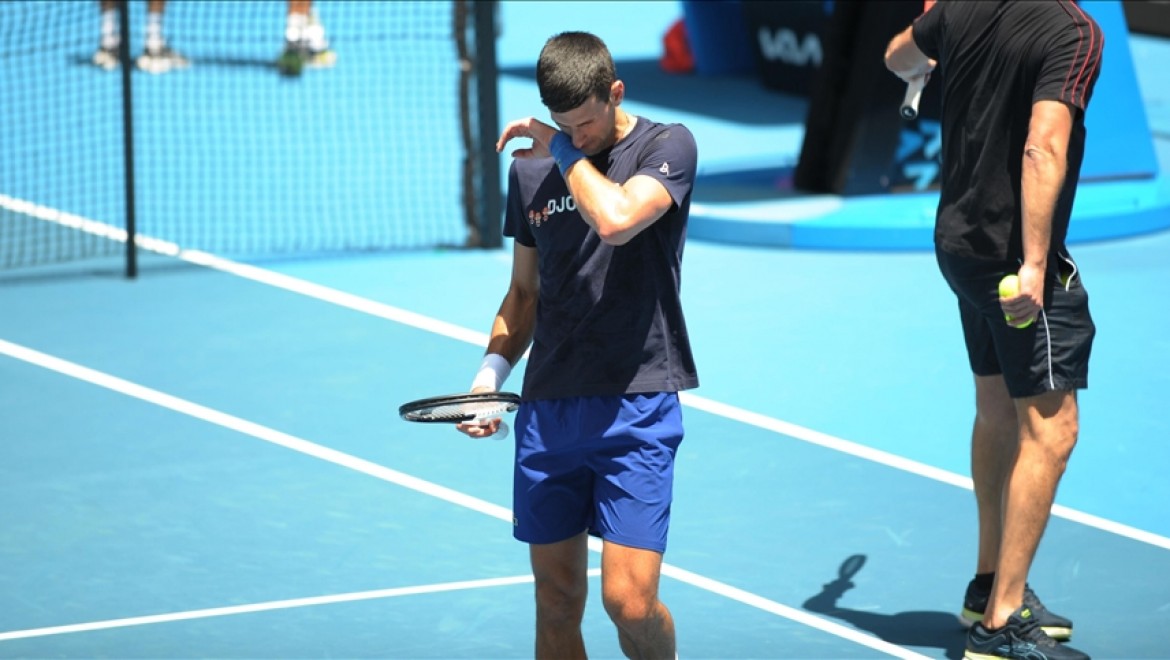 Novak Djokovic Avustralya Sınır Koruma görevlilerince gözaltına alındı
