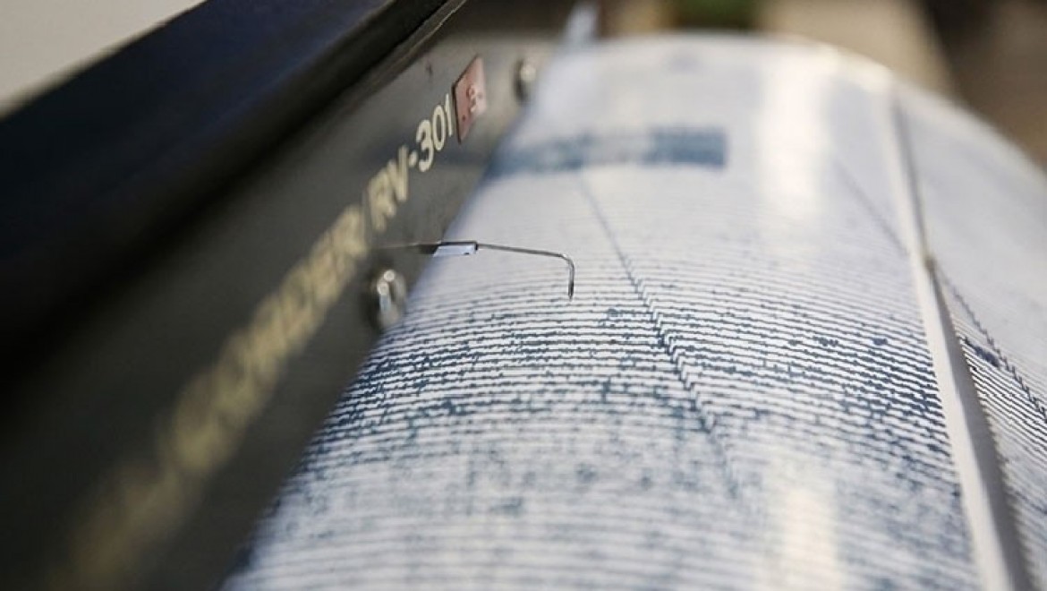 İran'ın Türkiye sınırında 5,6 büyüklüğünde deprem