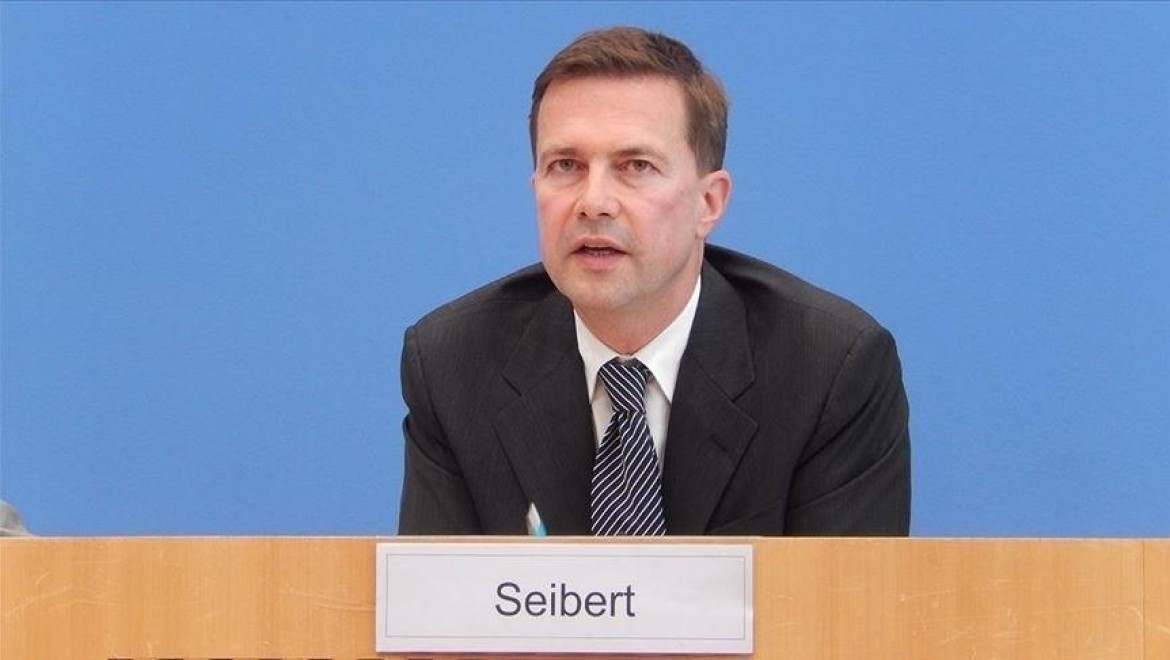 Alman Hükümet Sözcüsü Seibert: Benzerini yaşamadığımız acil duruma doğru gidiyoruz