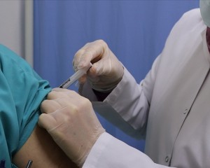 Yaklaşık 300 bin turizm çalışanına Kovid-19 aşısı uygulandı
