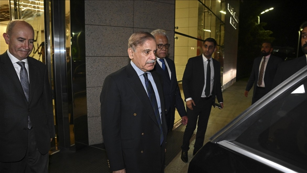 Pakistan Başbakanı Şerif Ankara'ya geldi