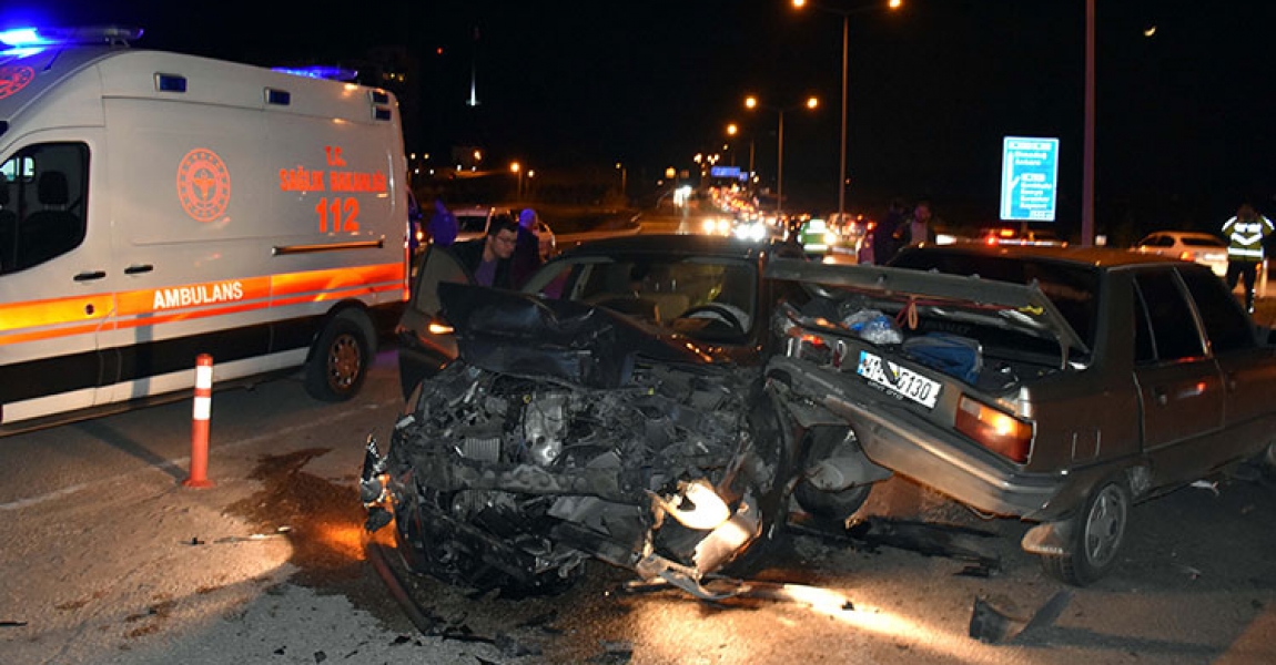 Kırıkkale'de zincirleme trafik kazasında 3 kişi yaralandı