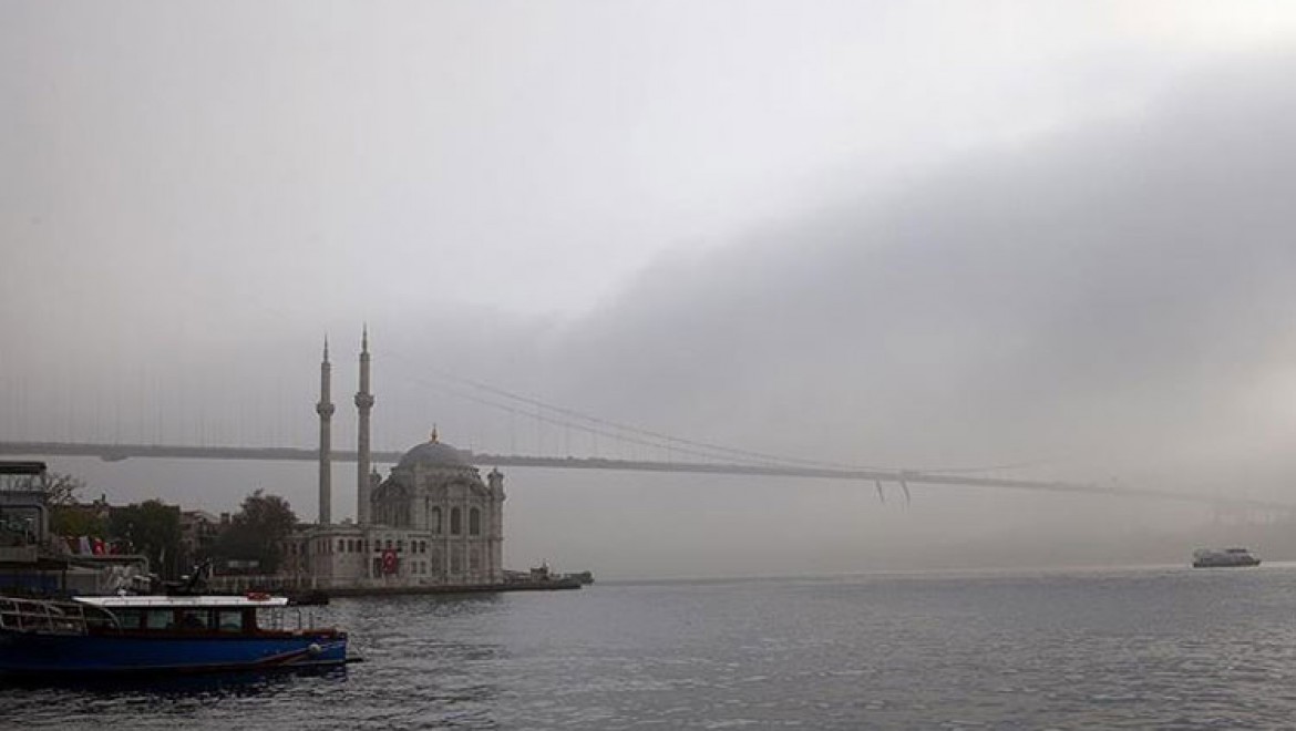 İstanbul Boğazı'nda sis