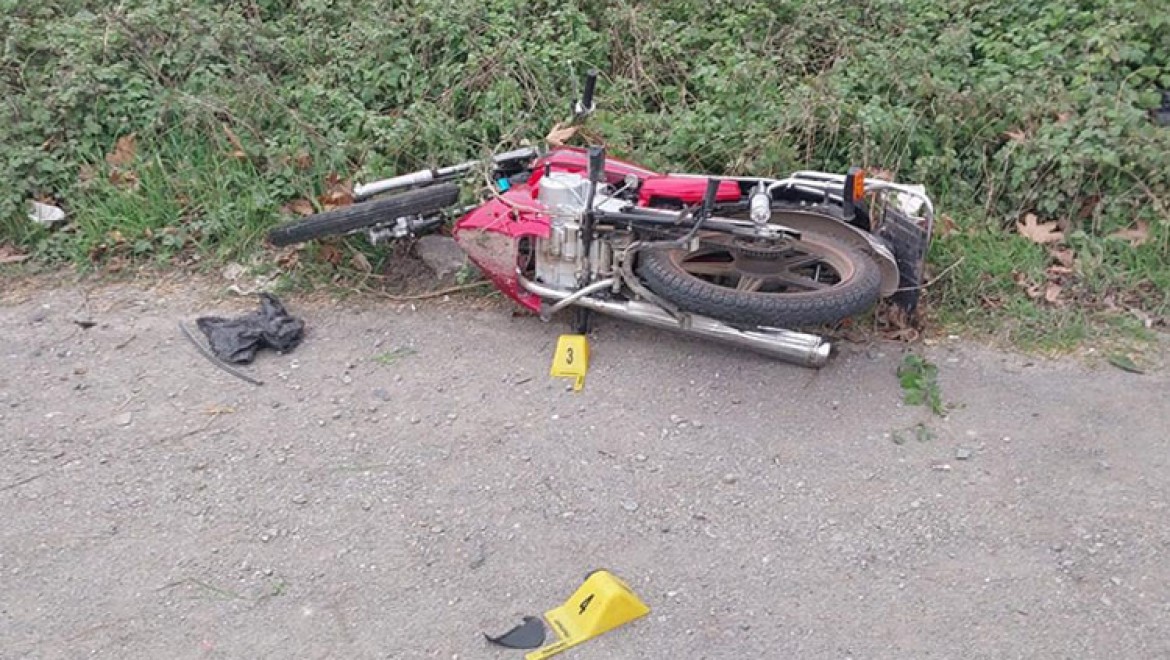 Kamyonetin çarptığı motosikletteki 2 lise öğrencisi öldü