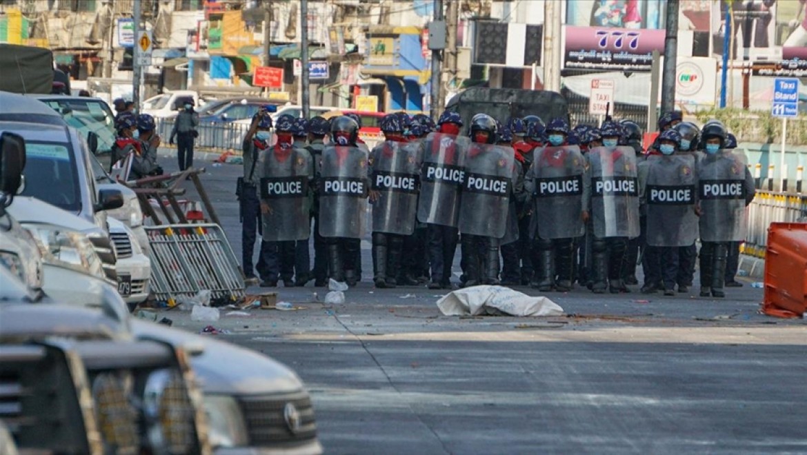 Myanmar'da güvenlik güçlerinin darbe karşıtı gösterilere müdahalesi: 6 kişi öldü