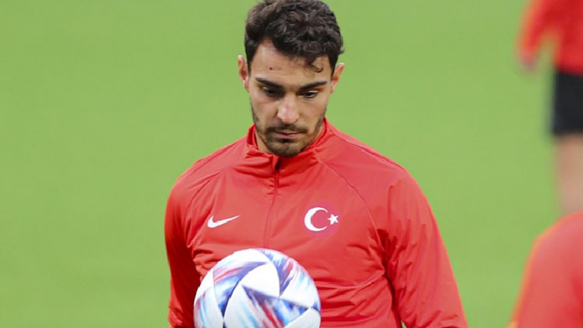 Galatasaray milli futbolcu Kaan Ayhan'ın transferi için görüşmelere başladı