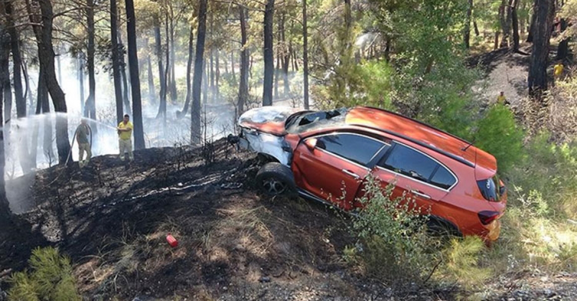 Çanakkale'de kaza yapan araçta başlayıp ormana sıçrayan yangın kontrol altına alındı