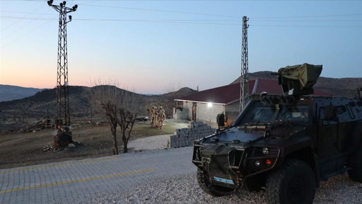 Diyarbakır'da 'Eren-2 Narko Terör Tırpan-2' operasyonunda 16 şüpheli yakalandı