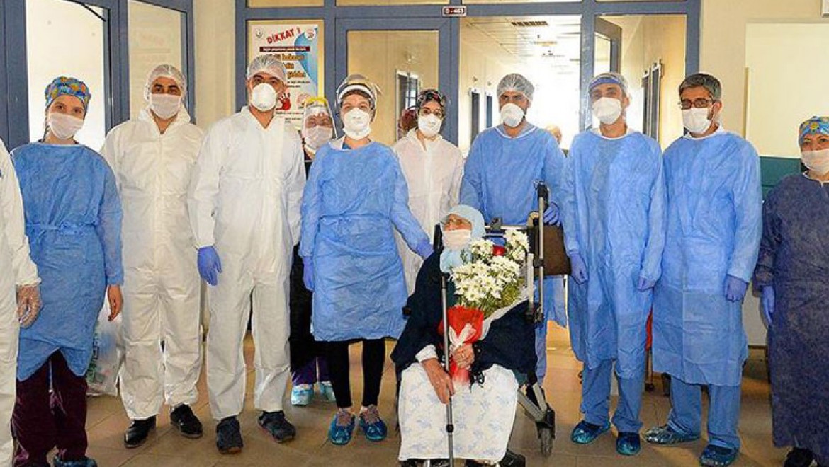 85 yaşındaki KOAH hastası Kovid-19'u yendi