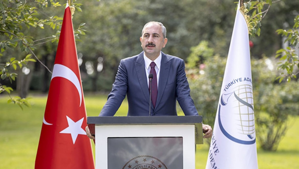 Adalet Bakanı Gül: Adaletin asıl tecelligahı temiz vicdan ve akıldır