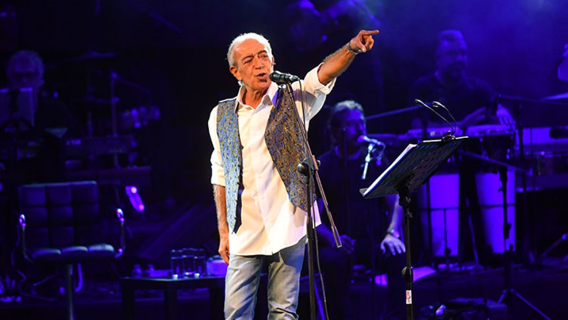 Edip Akbayram'dan 15 Yıl Sonra Harbiye'de Muhteşem Konser