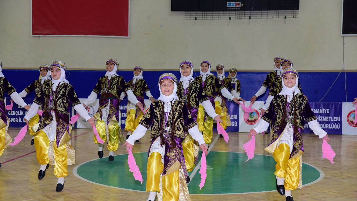 Osmaniye'de Halk Oyunları Yarışması Düzenlendi