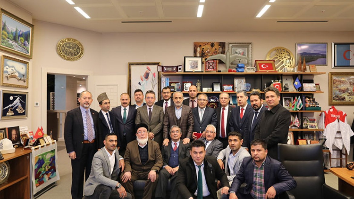 Yalçın Topçu, Avrasya Türk Dernekleri Federasyonunu Cumhurbaşkanlığı Külliyesi'nde kabul etti