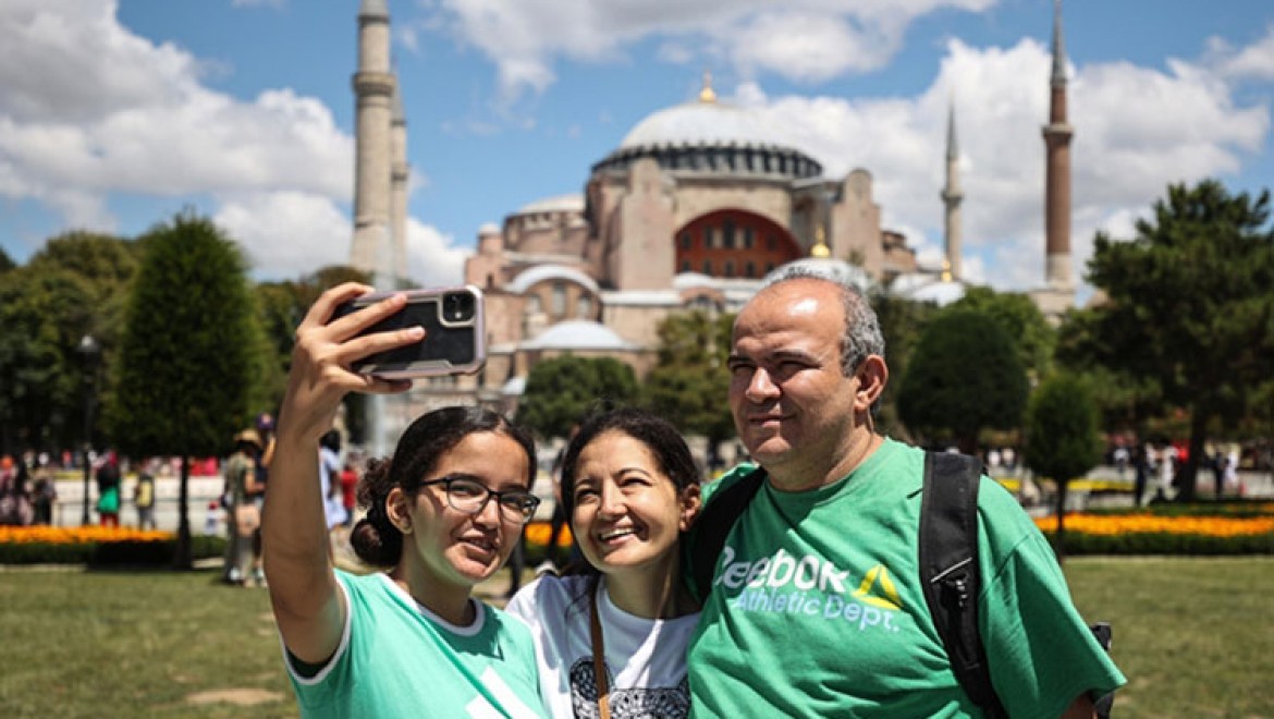 İstanbul 8 ayda 10 milyondan fazla yabancı turist ağırladı