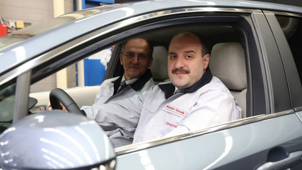 Varank, Toyota Corolla'nın Türkiye'de Üretilen İlk Hibrit Otomobilini Test Etti
