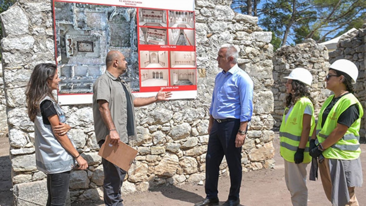 Kültür ve Turizm Bakanı Ersoy, Olimpos Antik Kenti'ndeki çalışmaları inceledi