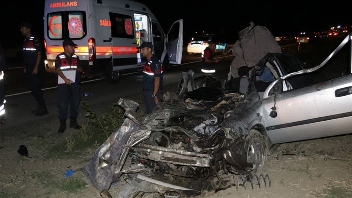 Yozgat'ta zincirleme trafik kazası: 2 ölü, 5 yaralı