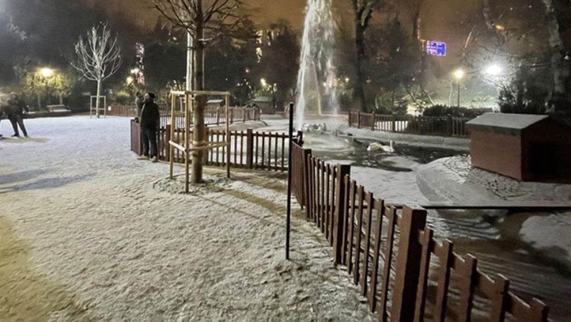 Kar yağışının ardından başkent beyaza büründü