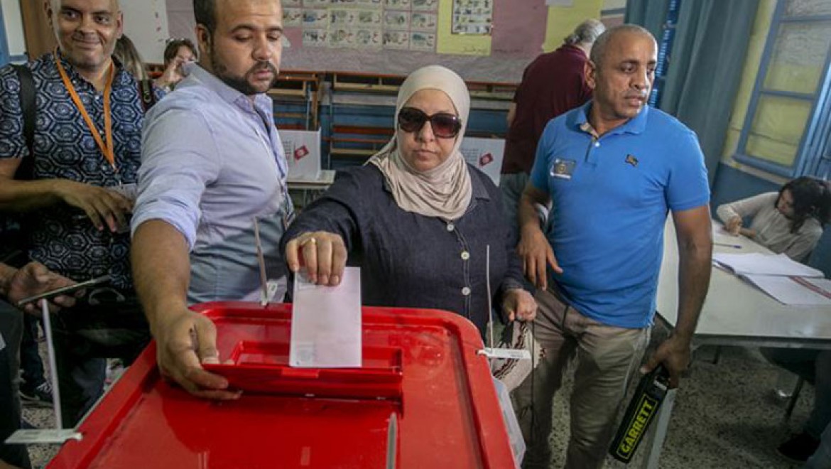 Tunus'taki cumhurbaşkanlığı seçiminde oy verme işlemi tamamlandı