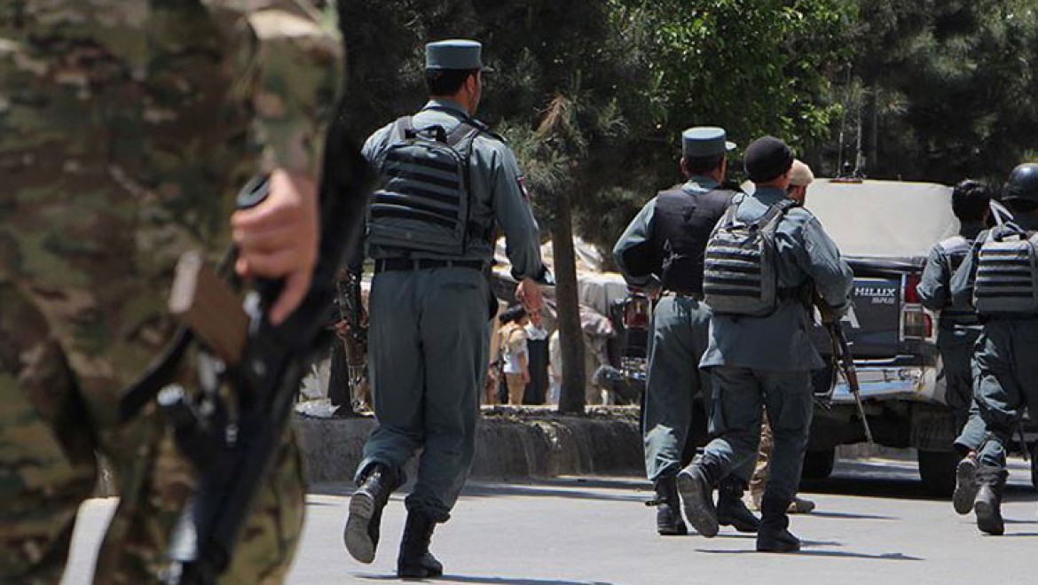 Afganistan'da El Kaide ve DEAŞ saldırısında 7 polis öldü