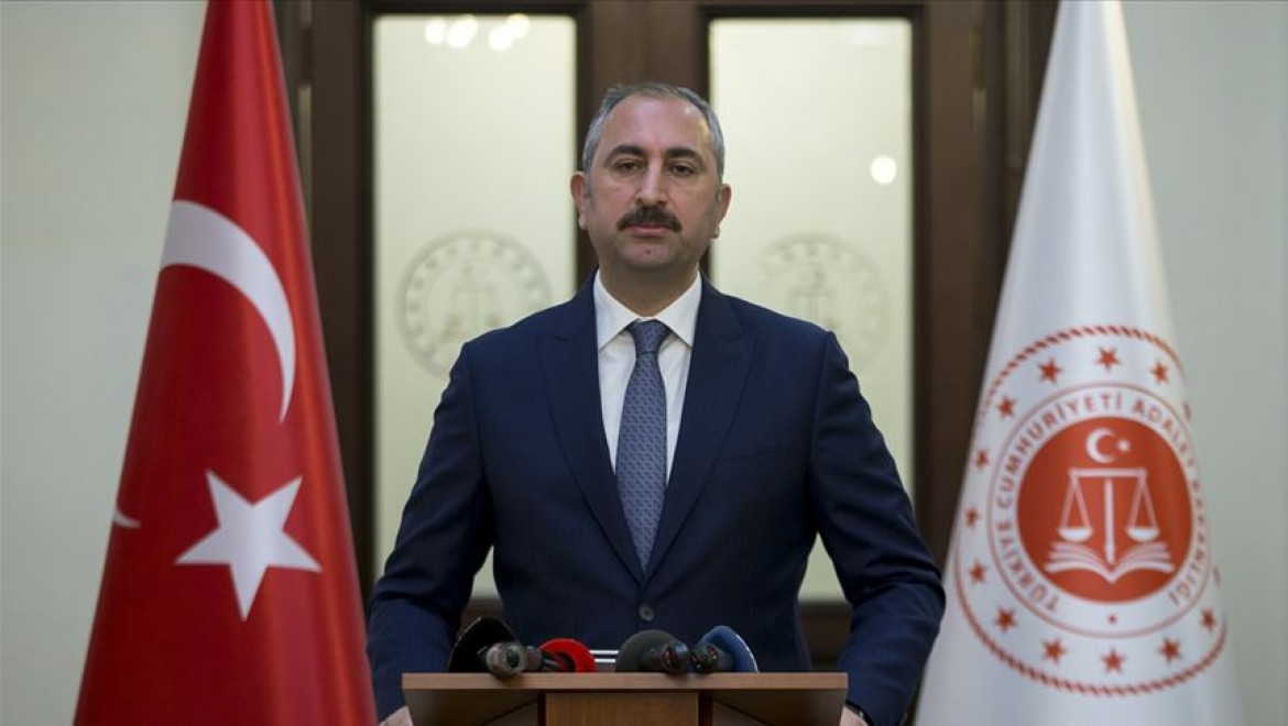 Adalet Bakanı Gül: Ağzı bozuk, fikri çürük güruhu kınamak bile zül geliyor