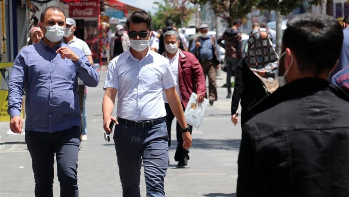 Ağrı'da iki caddede maske takma zorunluluğu getirildi