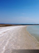 Kuraklık ve bilinçsiz sulama nedeniyle Arin Gölü'nün üçte biri kurudu