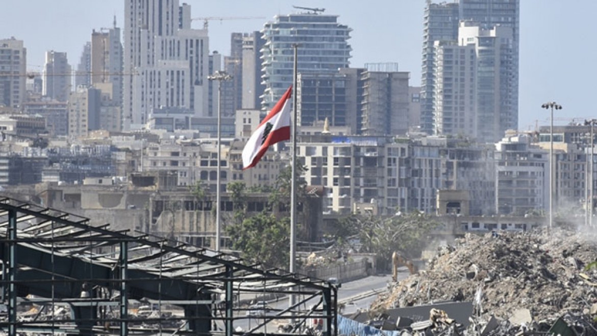 Lübnan'da Beyrut Limanı'ndaki patlamayla ilgili soruşturmanın gecikmesi protesto edildi