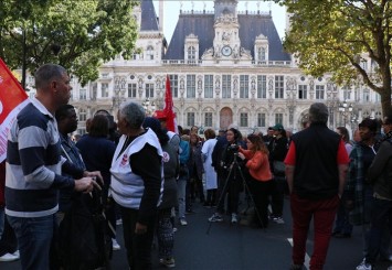Fransa'da sağlık ve sosyal hizmet sektörü greve gitti