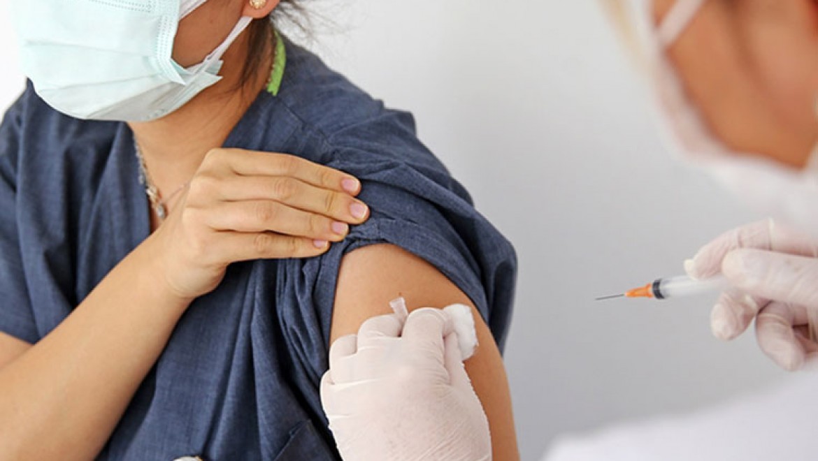 Bilimsel çalışmalar Kovid-19 aşılarının belirgin yan etkisi olmadığını gösterdi