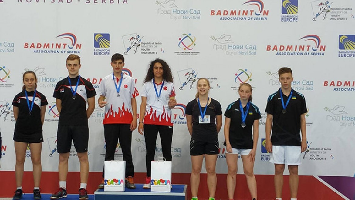Milli badmintoncular Sırbistan'dan madalyalarla döndü