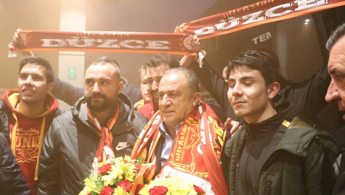 Galatasaray'a Bolu'da Coşkulu Karşılama