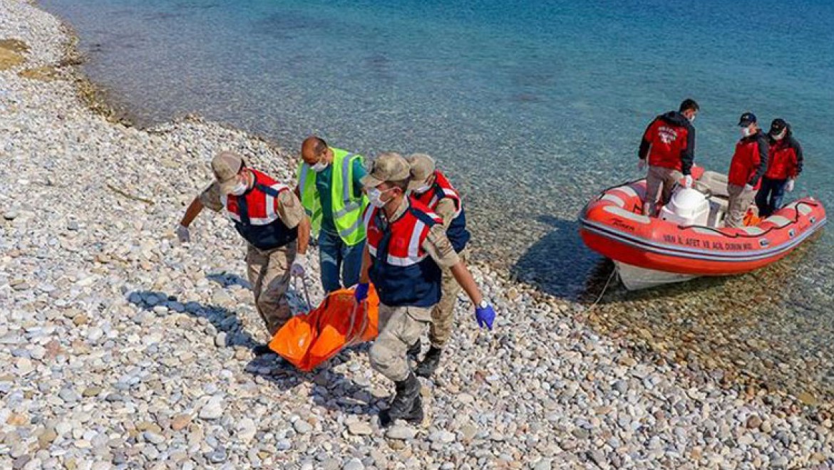 Van Gölü'nde batan tekneden çıkarılan ceset sayısı 54 oldu