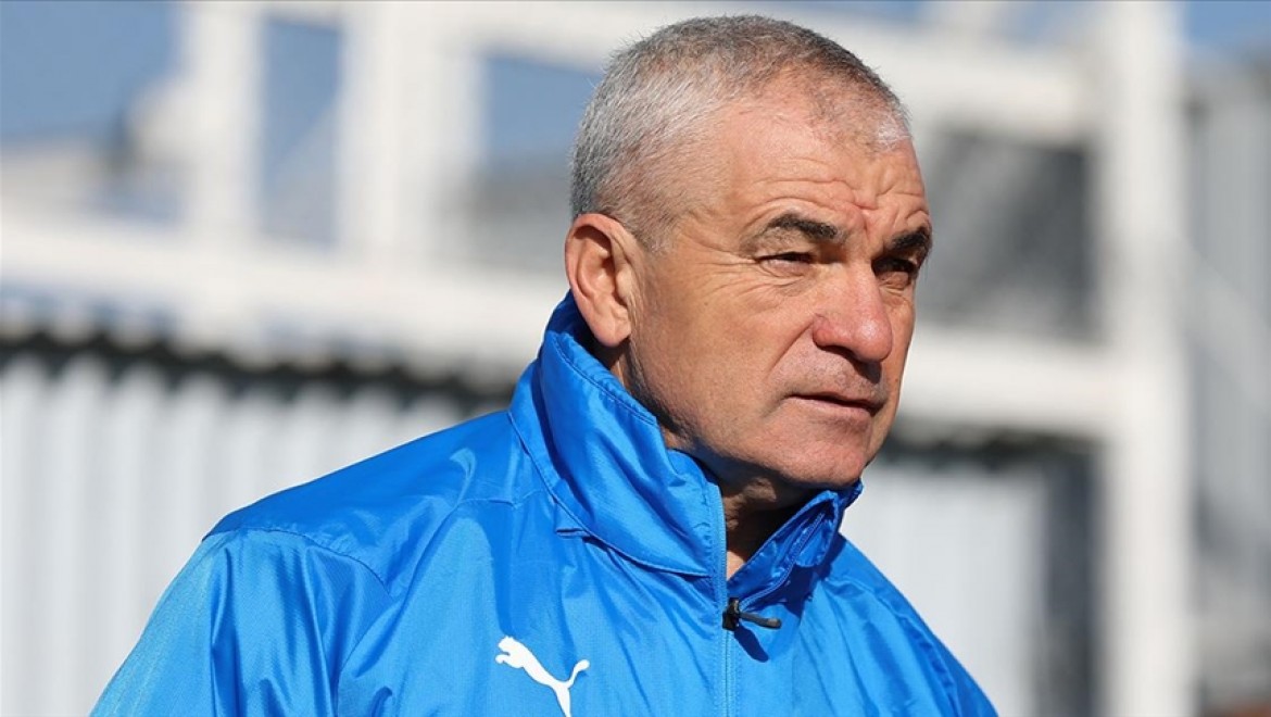 Sivasspor Teknik Direktörü Çalımbay'dan hakem eleştirisi: Maçın kaderini hakemler belirlemesin