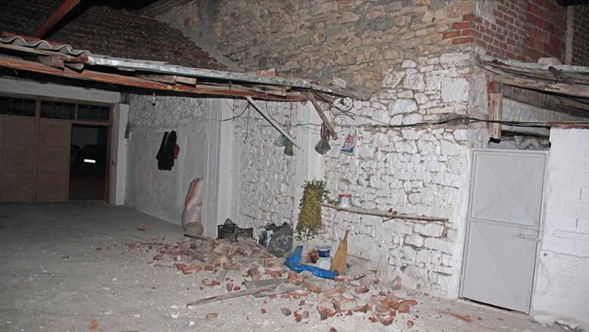 Manisa'daki deprem sonrası hasar tespit çalışması başlatıldı