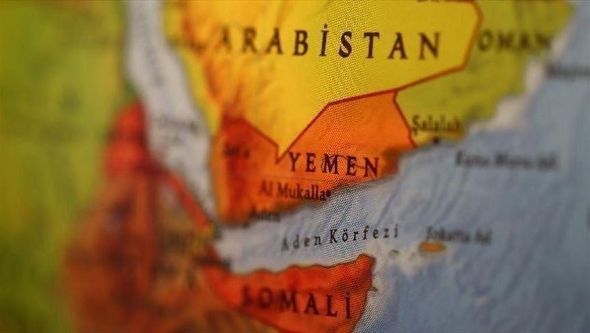 Yemen Başbakanı 6 ay sonra ilk kez geçici başkent Aden'e geldi