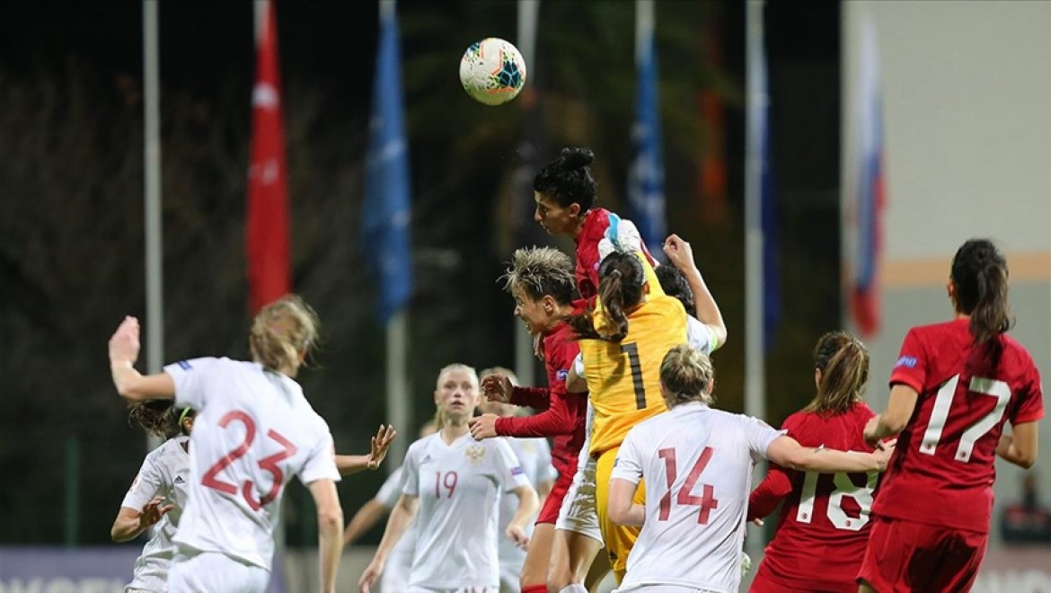 A Milli Kadın Futbol Takımı Rusya'ya 2-1 yenildi