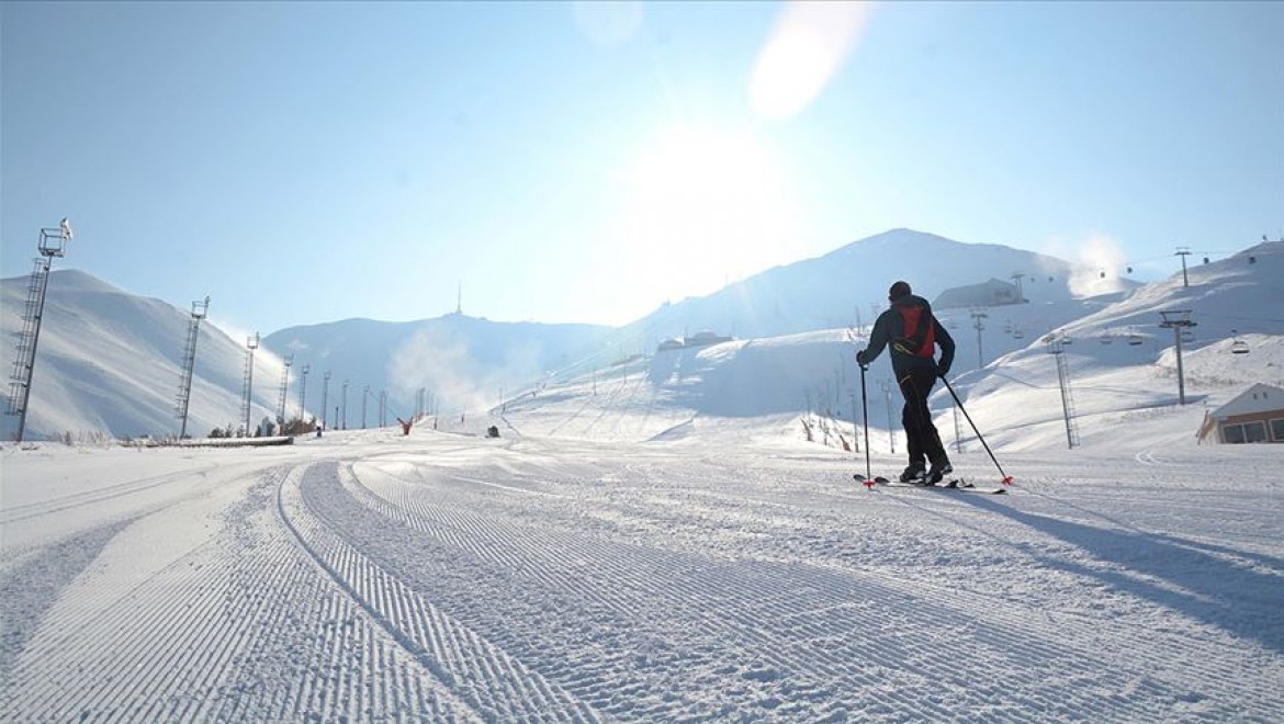 Rus turist kafileleri yıllar sonra Palandöken'de kayak keyfi yaşayacak