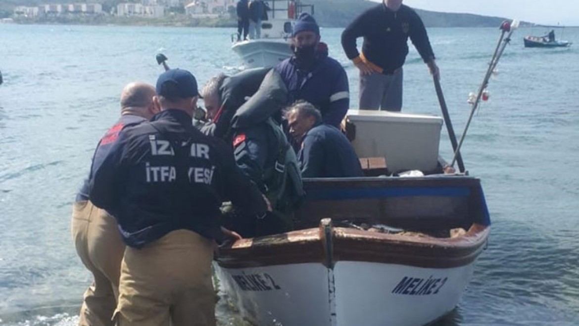 İzmir'de eğitim uçuşu sırasında denize düşen KT-1 tipi uçakta bulunan 2 pilot kurtarıldı